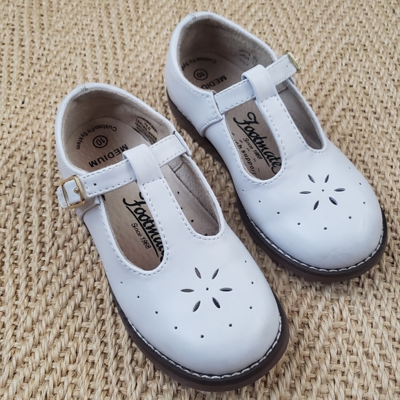 FootMates Shoes Footmates Sherry White Mary Jane Girls Shoes Size